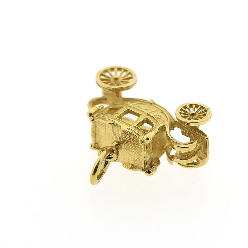 Image 8 of Gold pendant of an old carriage