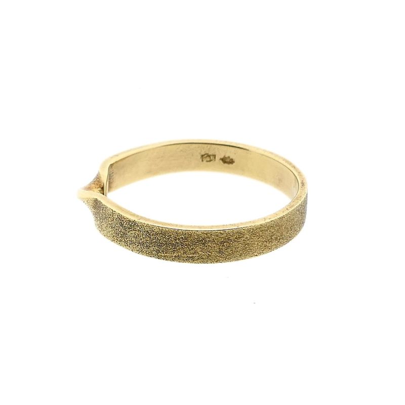 Image 7 of 14 Karat Gold Twist Band Ring; Size 16.75