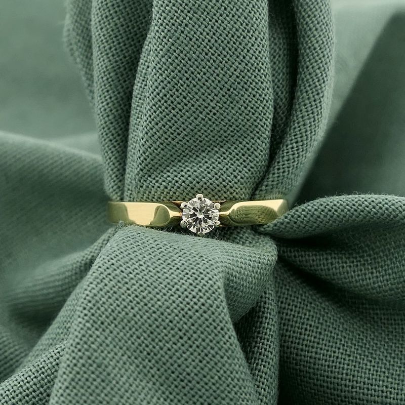 Image 2 of Gold solitaire ring with diamond | 0.14 ct.