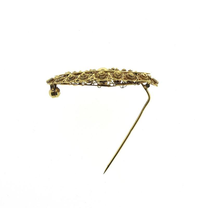 Image 5 of Gold brooch with Zeeland buttons