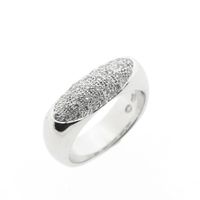 18-karat white gold pavé ring set with 0.20 ct diamond