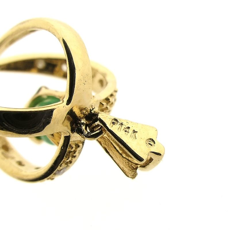 Image 7 of Gold pendant with emerald and diamond | 0.05 ct.