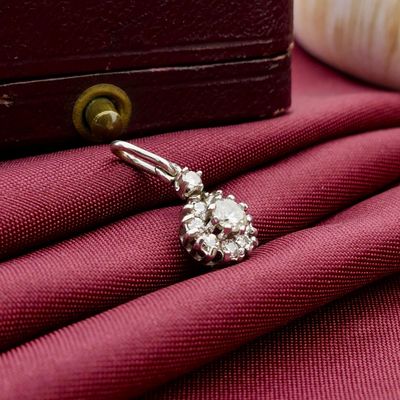 Image 2 of White gold pendant with diamond; 0.32 ct.