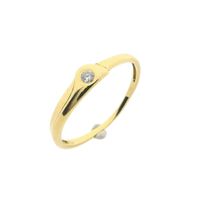 Gold solitaire ring with zirconia