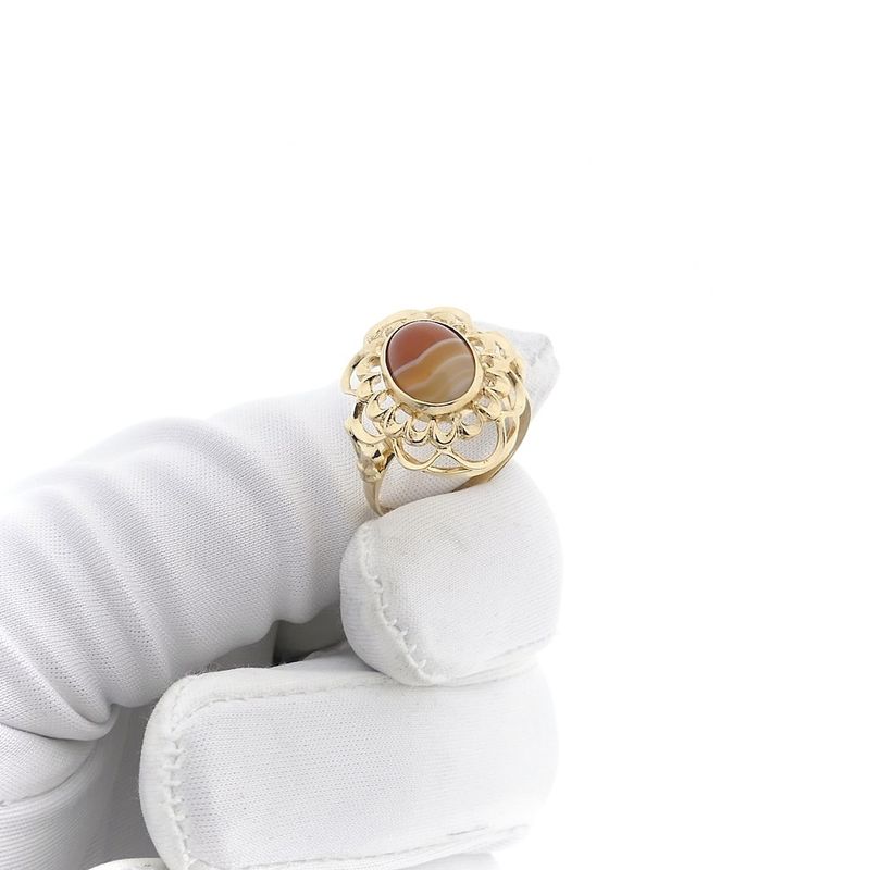 Image 8 of Vintage gold ring with bandagate
