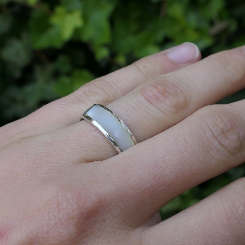 Image 12 of Silver ring with mother of pearl