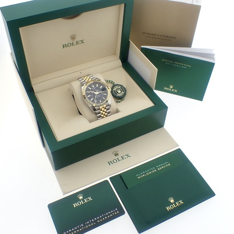 Image 22 of Rolex Sky-Dweller 326933; Men's watch