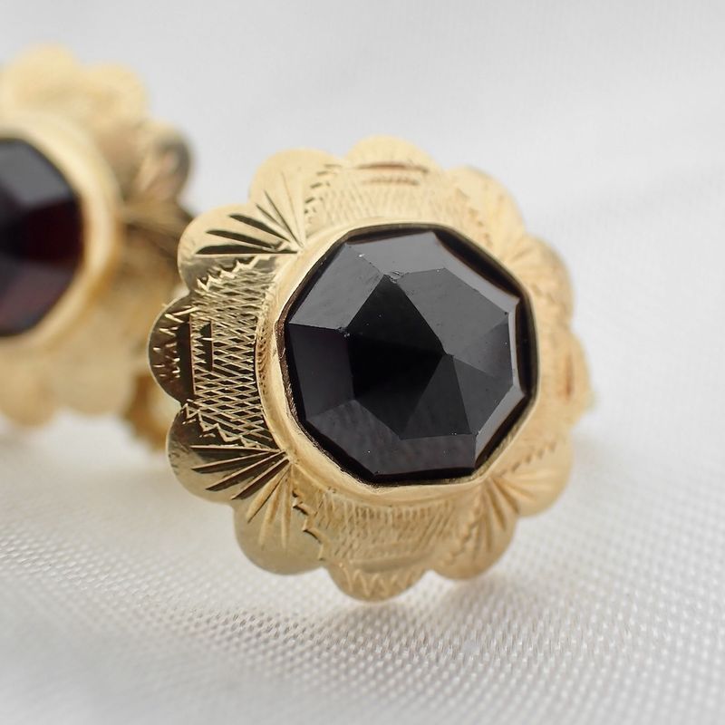 Image 5 of Gold clip-on earrings with garnet | Vintage