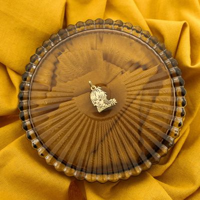 Image 2 of Gold pendant of a girl