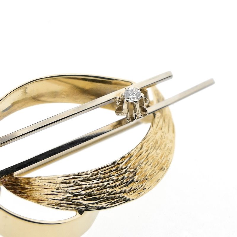 Image 3 of Two-tone fantasy brooch with diamond | 0.05 ct.