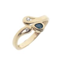 Gold ring with diamonds and sapphire | 0.04 ct.