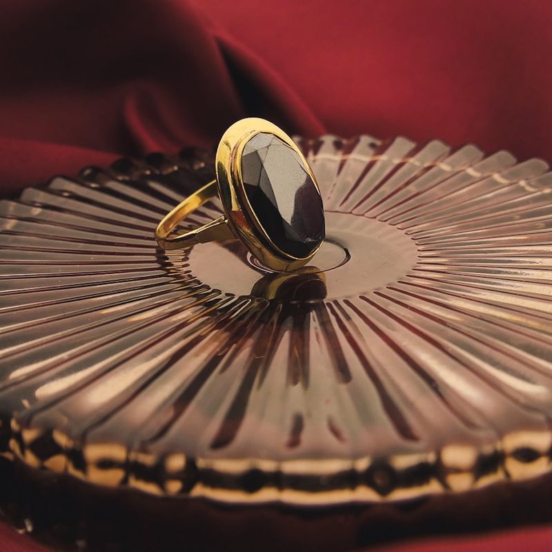 Image 2 of Gold ring with hematite