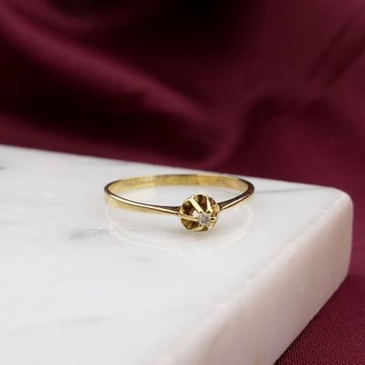 Image 2 of Gold solitaire ring with diamond; 0.01 ct.