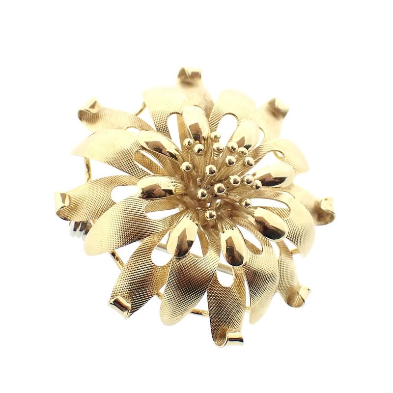 Image 4 of Vintage gold flower-shaped brooch