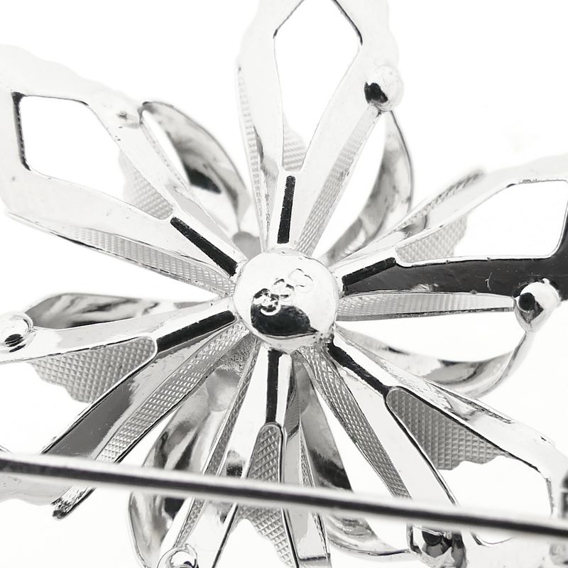 Image 6 of 8 Karat Flower Brooch with Cultured Pearl
