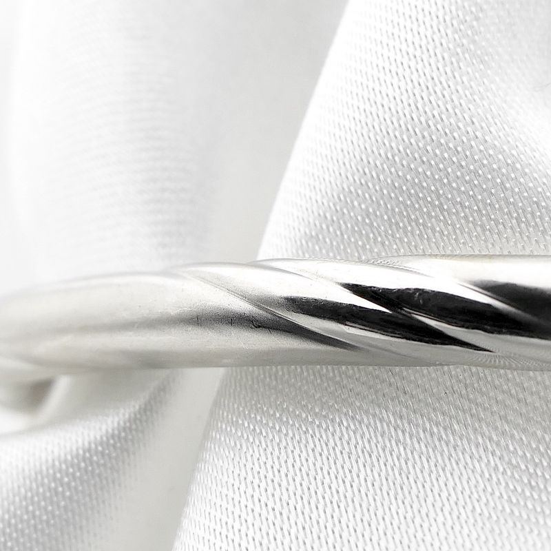 Image 6 of 18K white gold twisted bangle bracelet | Ø 60 mm
