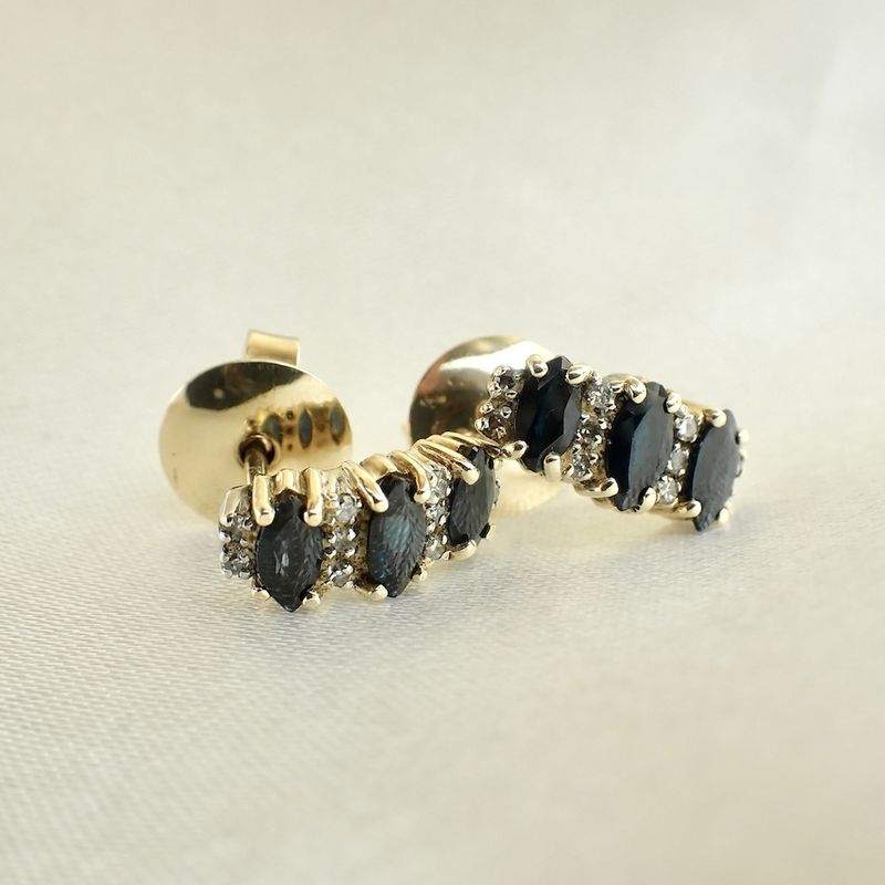 Image 2 of Bicolor gold stud earrings with sapphire and diamond | 0.20 ct.