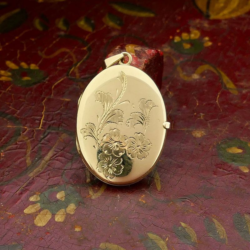 Image 2 of Gold medallion pendant; Floral design