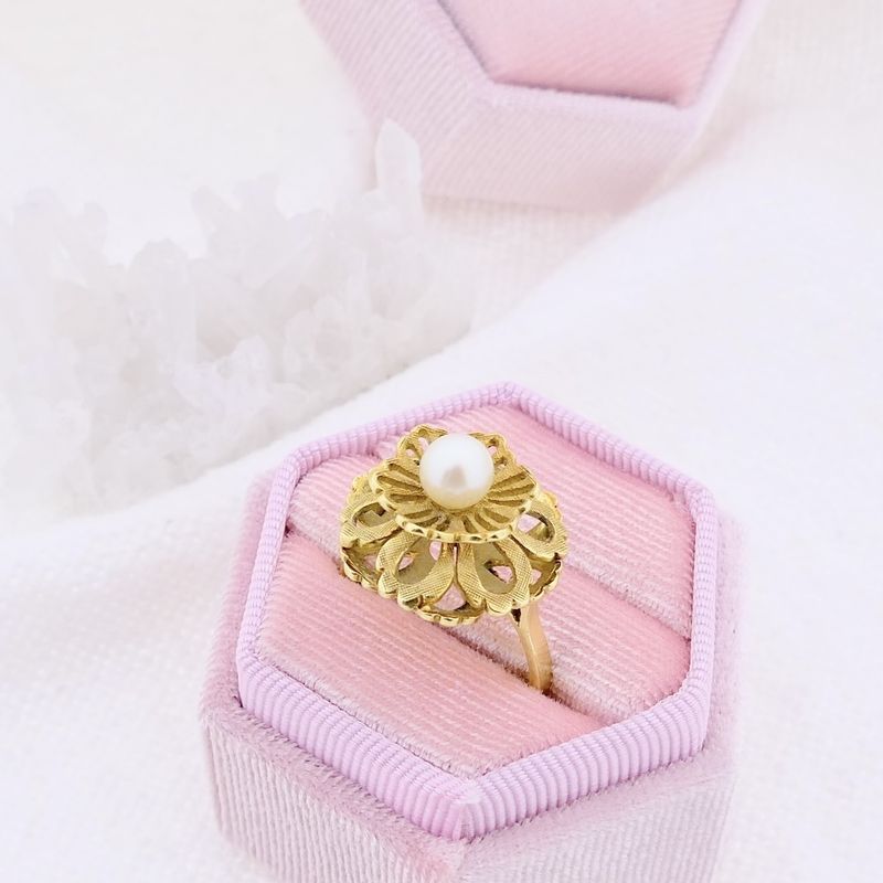 Image 5 of Gold ring with pearl