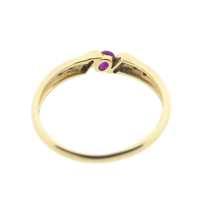 Image 7 of Gold ring with ruby ​​and diamond | 0.02 ct.