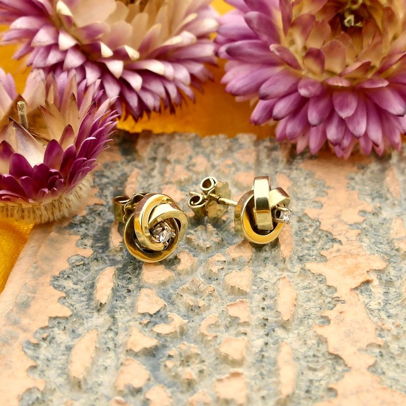 Image 2 of Gold Earrings with Diamond
