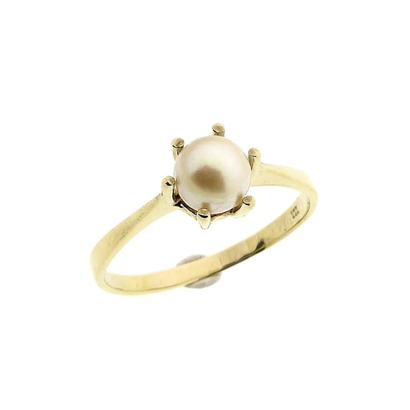 Image 1 of 8 carat ring with pearl
