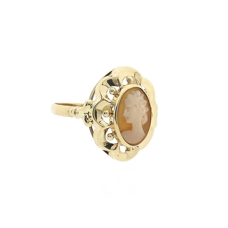 Image 4 of Vintage gold ring with cameo