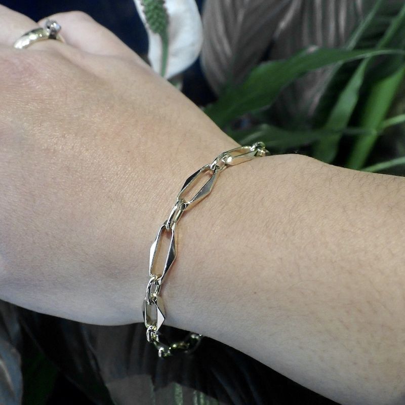 Image 6 of Gold closed forever link bracelet