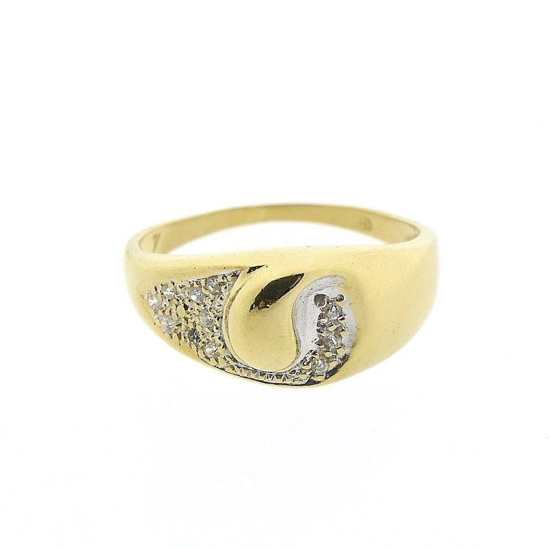 Image 4 of Gold ring with zirconia