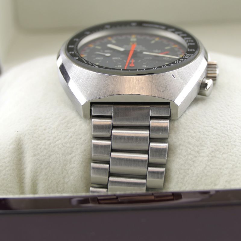 Image 23 of Omega Speedmaster Mark II 'Racing Dial'; Vintage chronograph men's watch