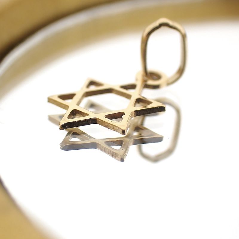 Image 5 of Gold pendant of a Star of David