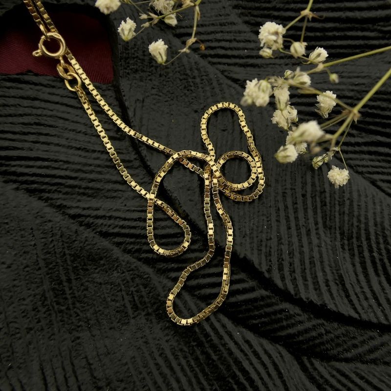Image 2 of Gold Venetian link chain | 45.5 cm