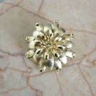 Image 2 of Vintage gold flower-shaped brooch
