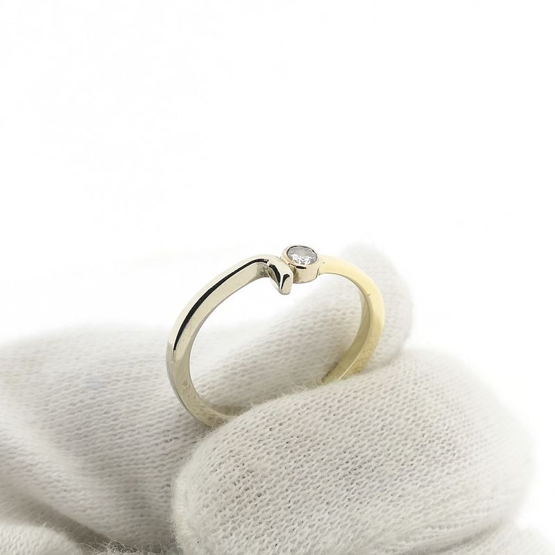 Image 5 of Two-tone gold ring with diamond; 0.10 ct.