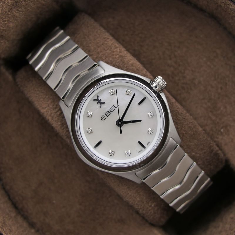 Image 7 of Ebel Wave Lady; Women's watch with mother-of-pearl dial and diamonds