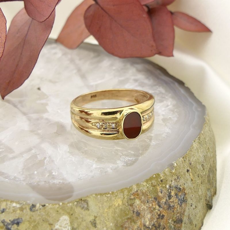 Image 2 of 8 carnelian and diamond ring | 0.03 ct.