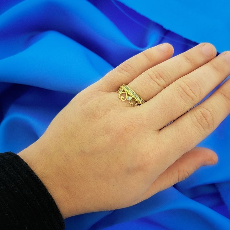 Image 4 of 21 carat gold ring set with zirconia