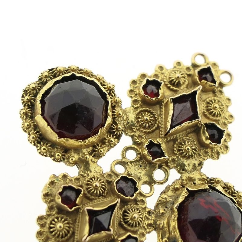 Image 7 of Antique gold brooch with garnet