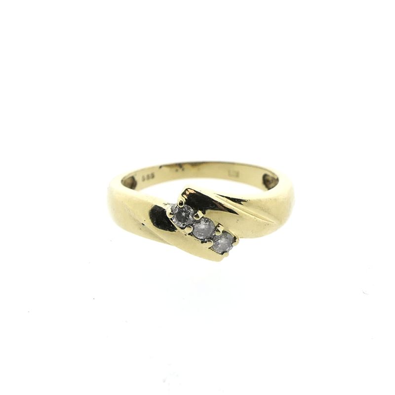 Image 3 of Gold ring with diamond; 0.12 ct.