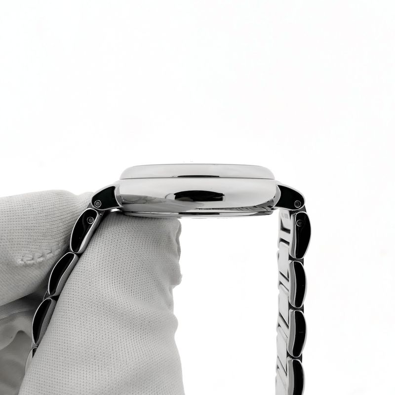 Image 6 of Maurice Lacroix Fiaba FA1084-SS002-420-1; Women's watch with diamonds and moon phase