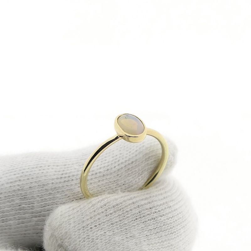 Image 7 of Gold ring with precious opal