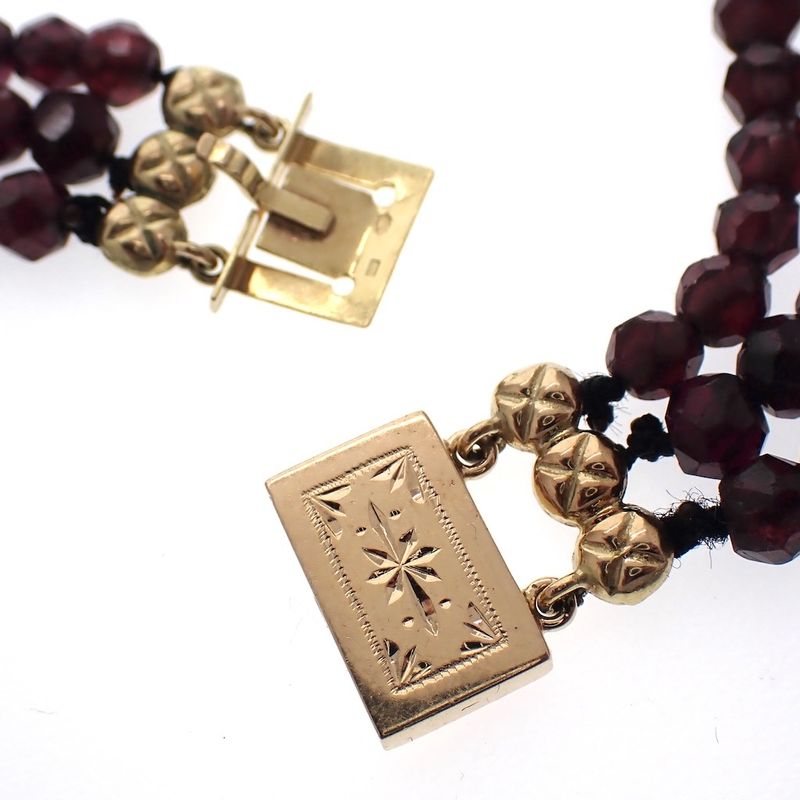 Image 3 of Vintage garnet bead necklace with gold ornamental clasp | 37 cm