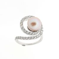 White gold ring with Tahitian pearl and diamonds; 1.08 ct.