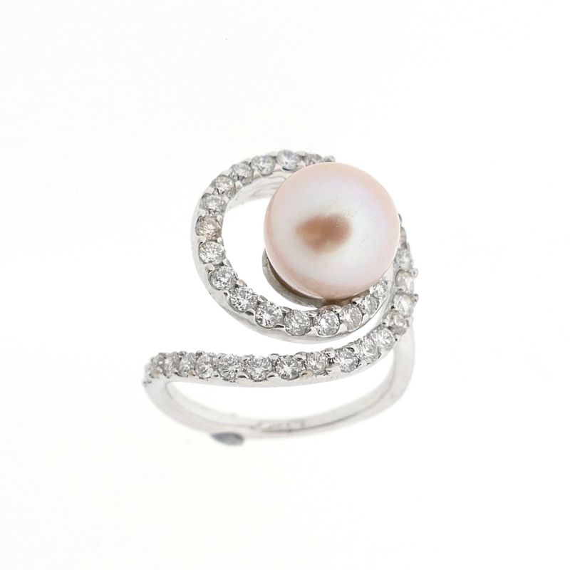 Image 1 of White gold ring with Tahitian pearl and diamonds; 1.08 ct.