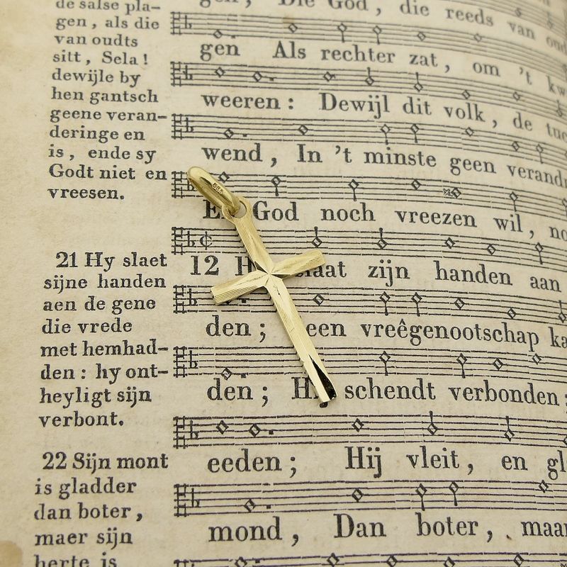 Image 7 of Gold pendant of a cross