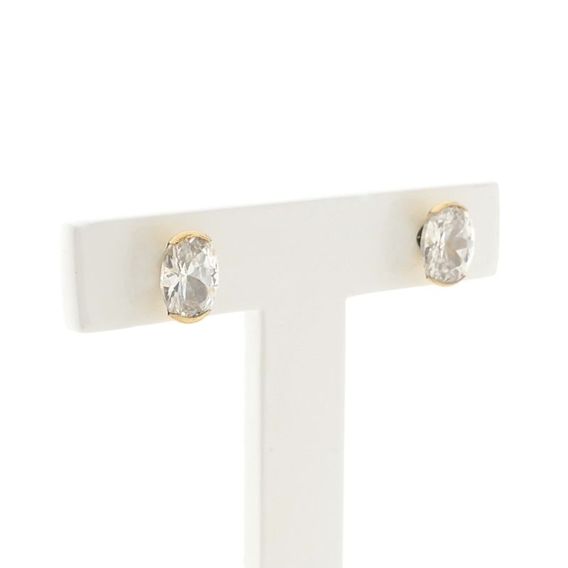 Image 3 of Gold stud earrings with zirconia