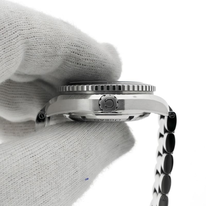 Image 8 of Omega Seamaster Planet Ocean 600m Co-axial 42mm; Automatic men's diving watch