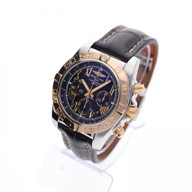 Image 3 of Breitling Chronomat B01 44mm CB011012/B968; Gold/Steel Watch