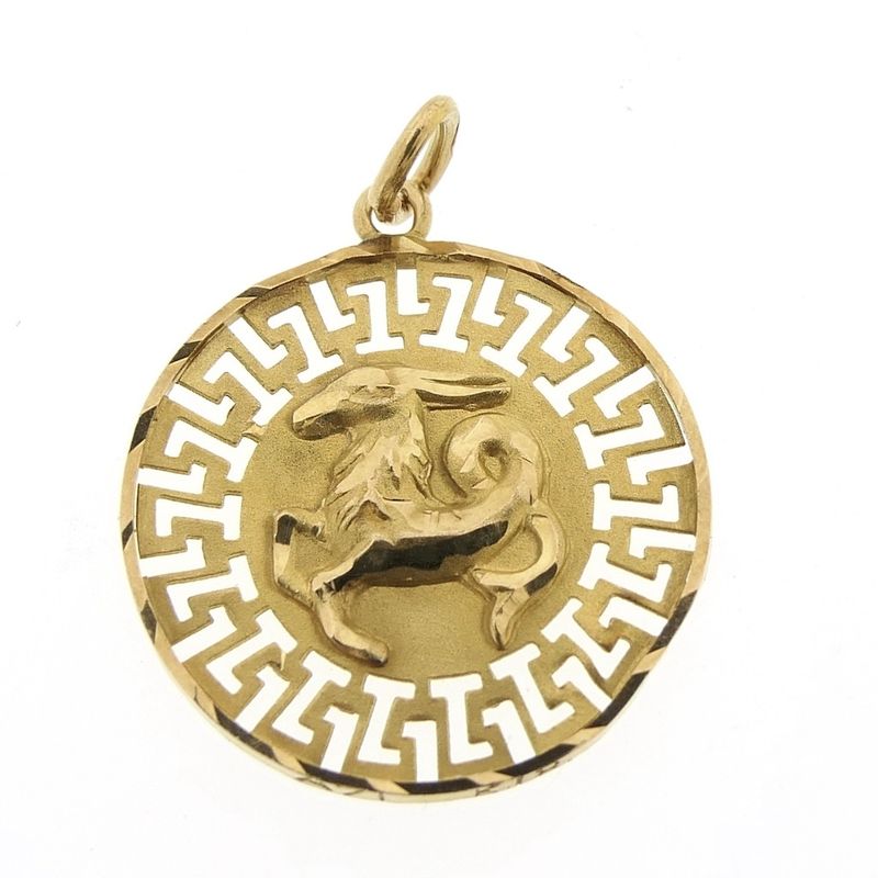 Image 7 of 18 carat gold zodiac sign pendant; Capricorn