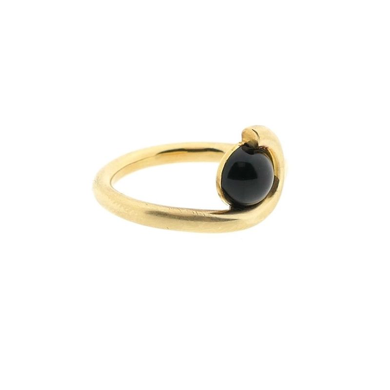 Image 4 of Gold ring with onyx
